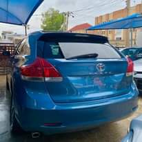 A picture of Belgium standard Toyota Venza First body both in and out