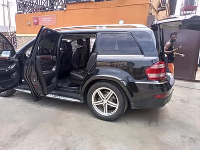 A picture of Mercedes Benz GL550 2009