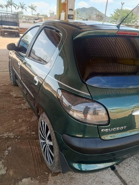 A picture of 2003 Peugeot 206