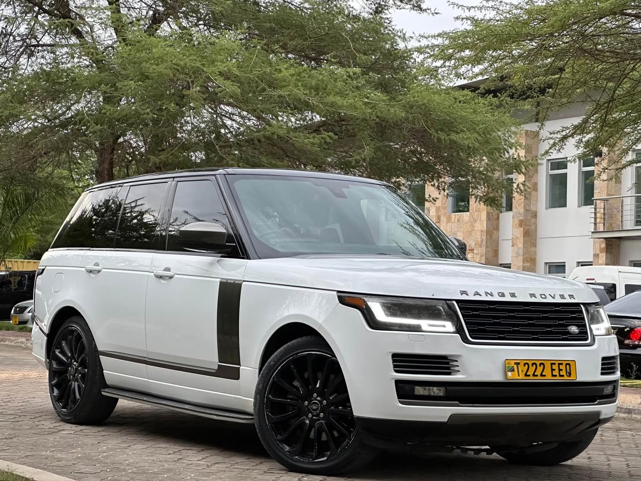 A picture of RANGE ROVER VOGUE
