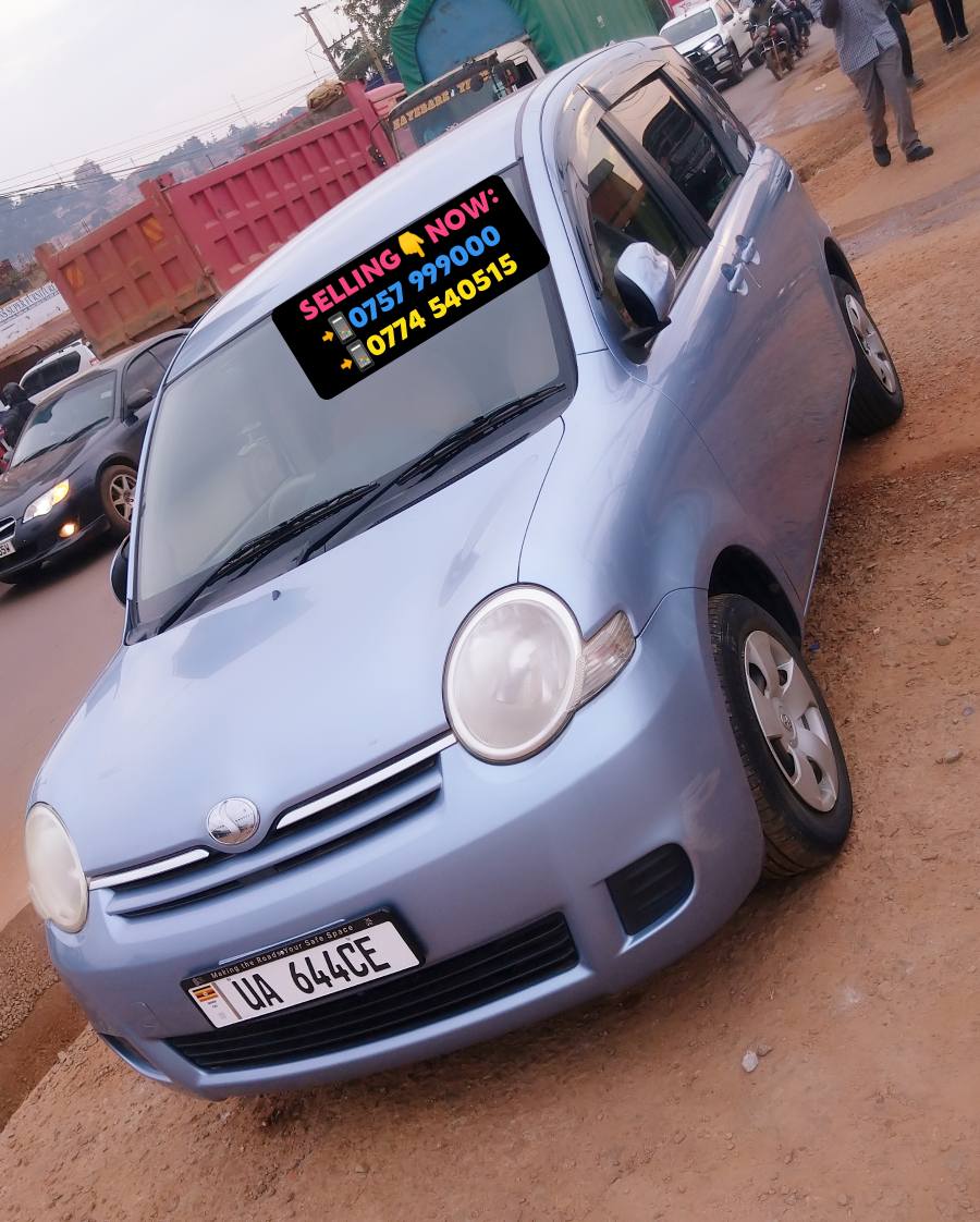 A picture of SIENTA _ MODEL 2012 QUICK SALE CALL 0757 999000 0774