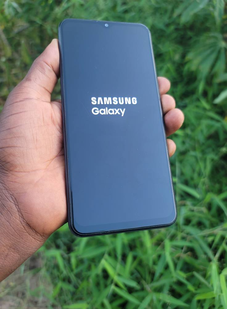 A picture of Samsung galaxy a23 clean as new gb128 Ram4 net4g