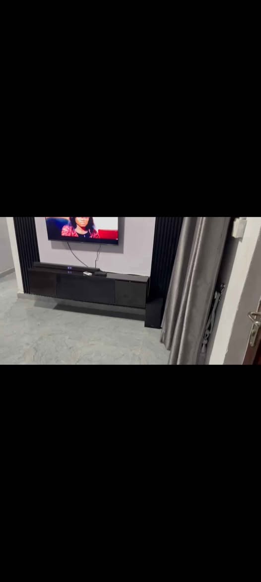 A picture of Tv Consol all up for grab clean beat 