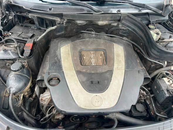 A picture of DISTRESS SALE CLEAN USED 2012 MERCEDES BENZ GLK350