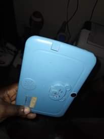 A picture of Nauza vyote hiyo tablet ya watoto na gari ya limote