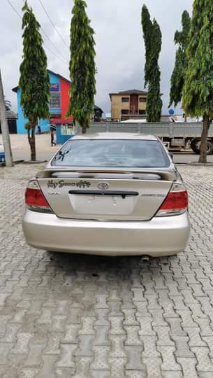 A picture of Toyota carmy XLE 2004 upgrade to 2006