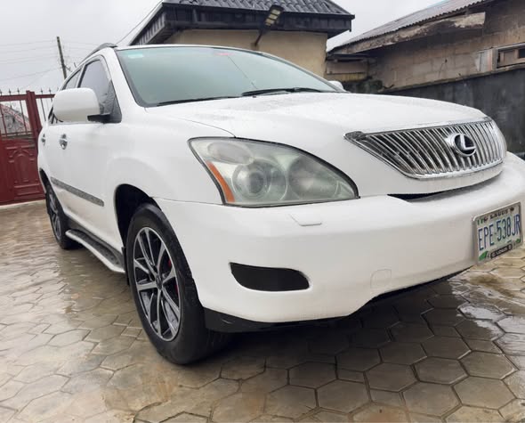 A picture of Lexus RX 330 Tok standard 08101444821