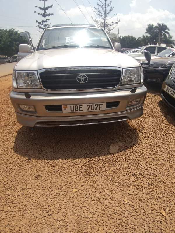 A picture of i need money now 0773106738