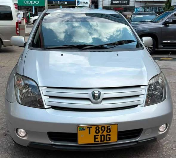 A picture of TOYOTA IST