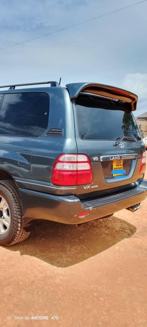 A picture of Landcruiser v8