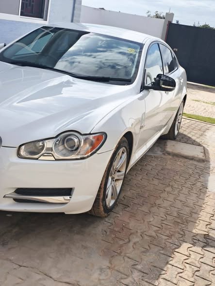 A picture of New Jaguar XF 3 000 CC 6CYLINDERS 26mil 0764018619 0625868736