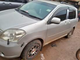 A picture of Toyota raum 14m