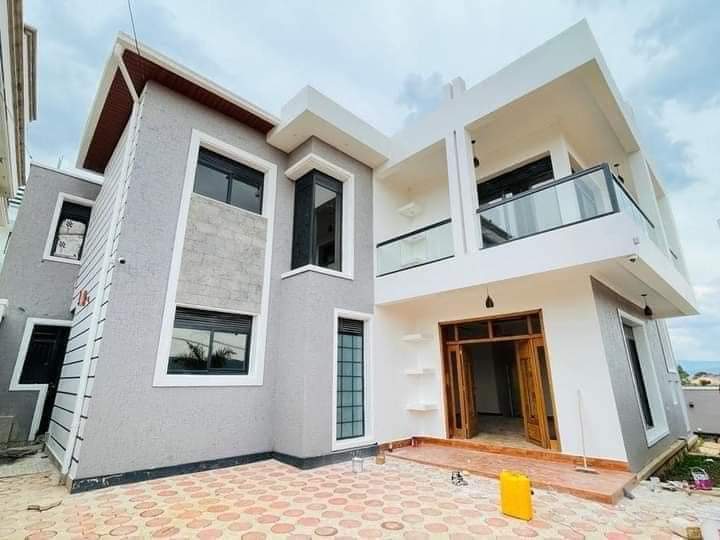 self compound houses