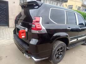 A picture of Gx470 converted to Toyota Prado 2022