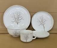 A picture of Brand New dinner sets