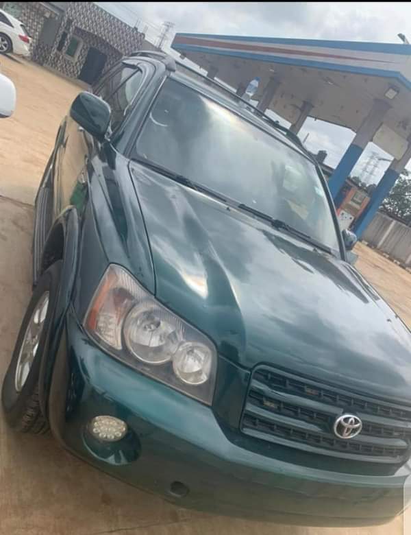 A picture of Nigeria used Highlander 2003 model Price 7m For more details