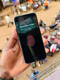 A picture of iPhone 6s 32 Gb at 160k