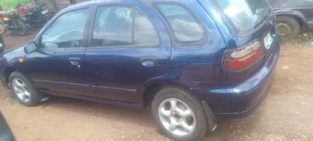 A picture of 2001 Nisan Nisan Almera