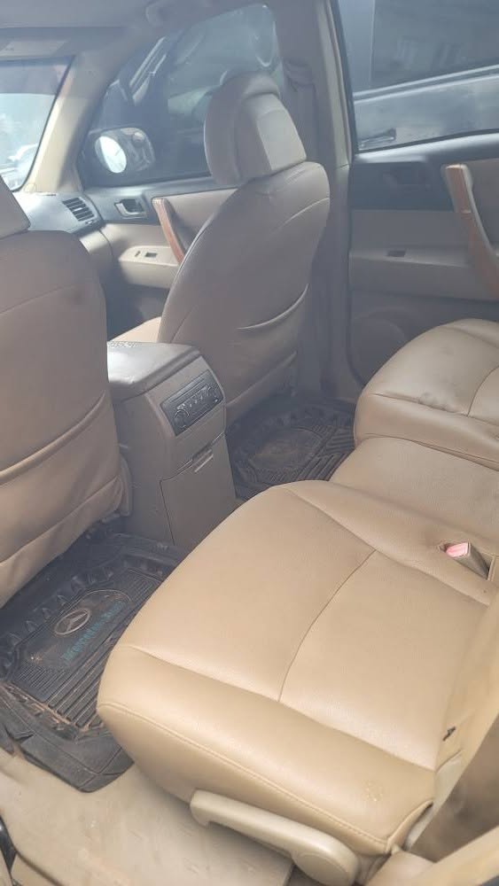 A picture of Toyota Highlander 2010