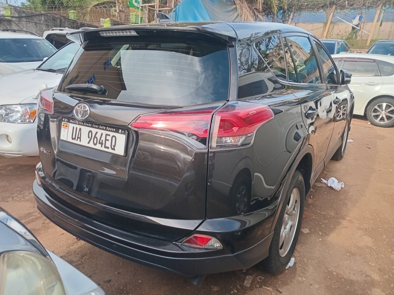 A picture of TOYOTA RAV4 2016
