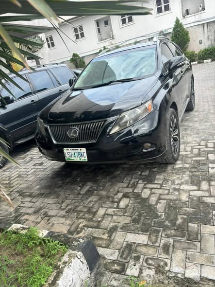 A picture of Lexus 2010