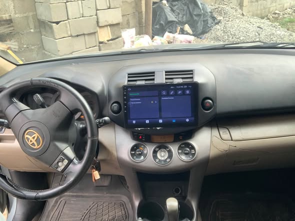 A picture of Toyota RAV4 2007