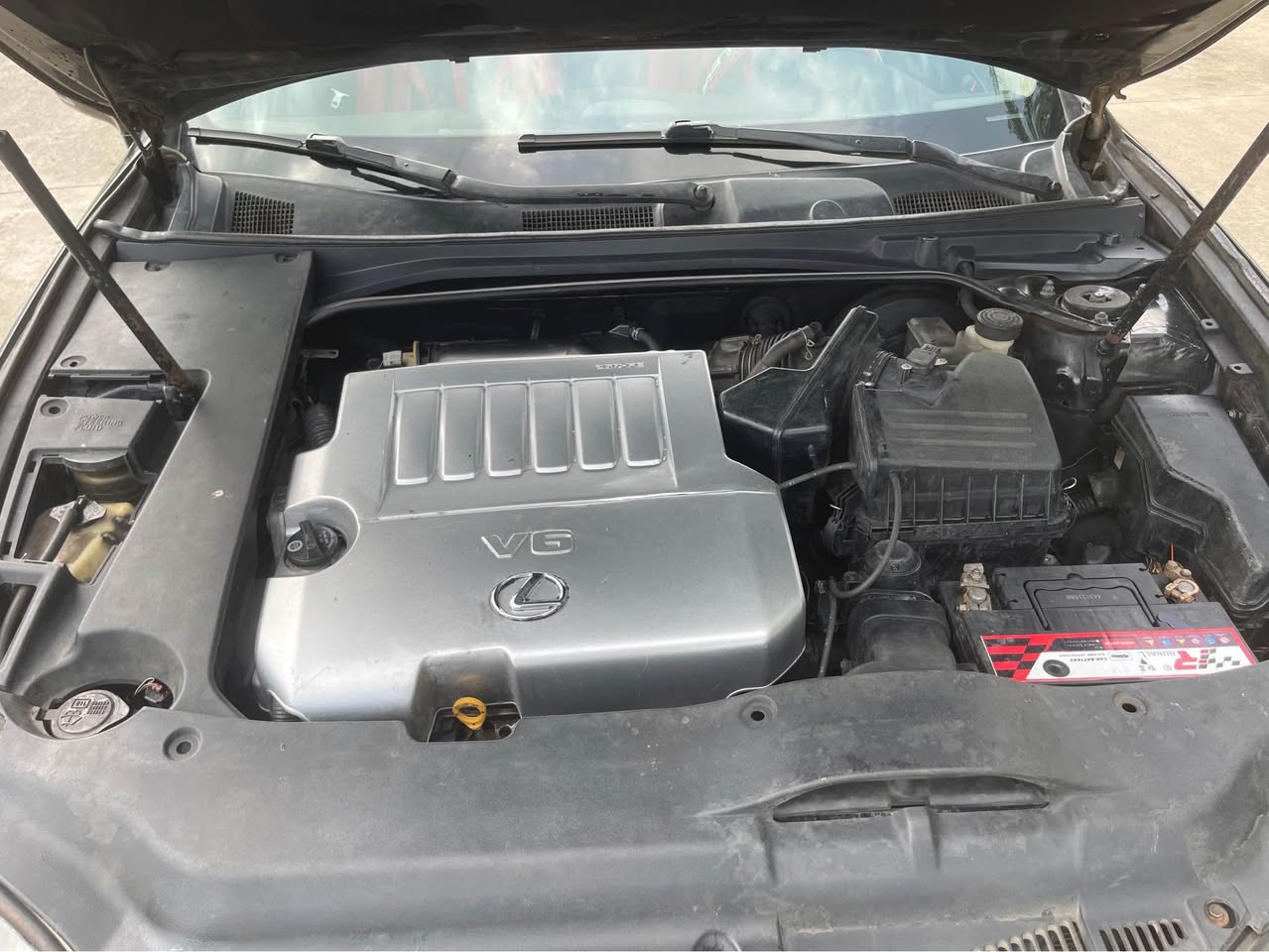 A picture of Extremely clean ES 350 08 model Absolute buy and use