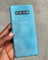 A picture of samsung galaxy s10 plus