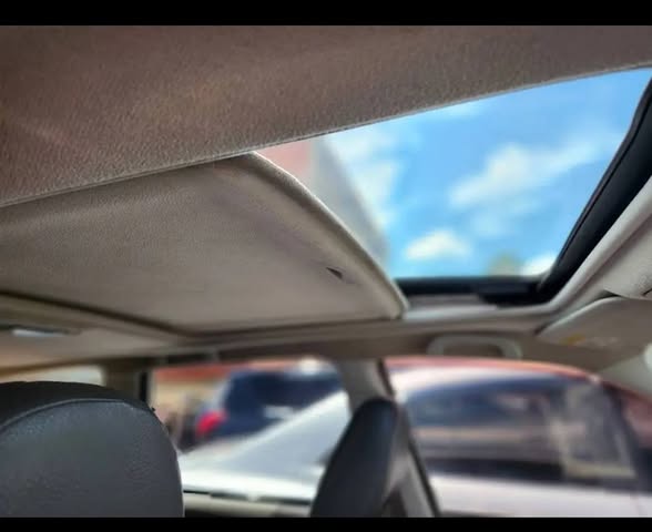 A picture of SUBARU FORESTER 2010 Push to Start Open Sunroof Clean interior