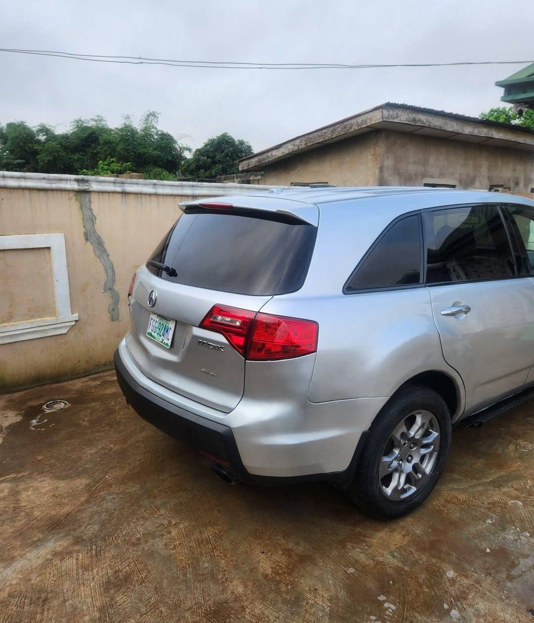 A picture of Acura MDX