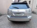 A picture of Register 05 Lexus RX 330
