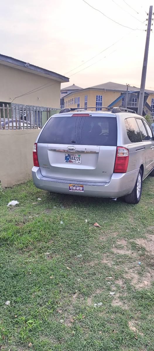 A picture of Direct tokunbo Kia Sedona