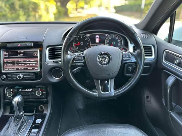 A picture of VOLKSWAGEN TOUAREG 2015
