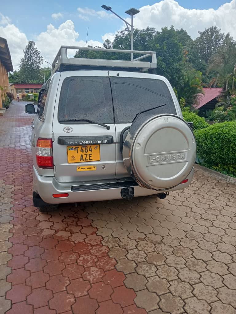 A picture of Land cruiser vx gx