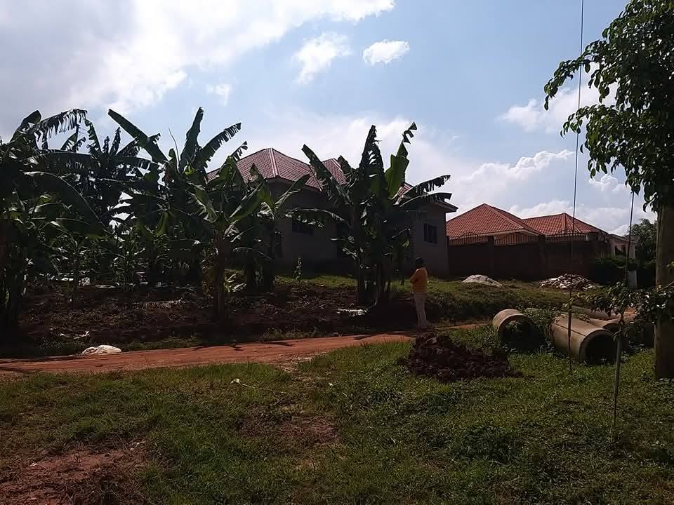 A picture of PLOT 14 DECIMALS FOR SALE AT BIIRA BUJUKO