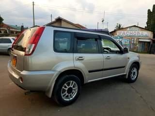 A picture of 2005 X trail New Good