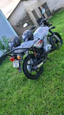 A picture of NAUZA BOXER BM 125 TSH 950 000 PIGA WHTSPP 0718702567