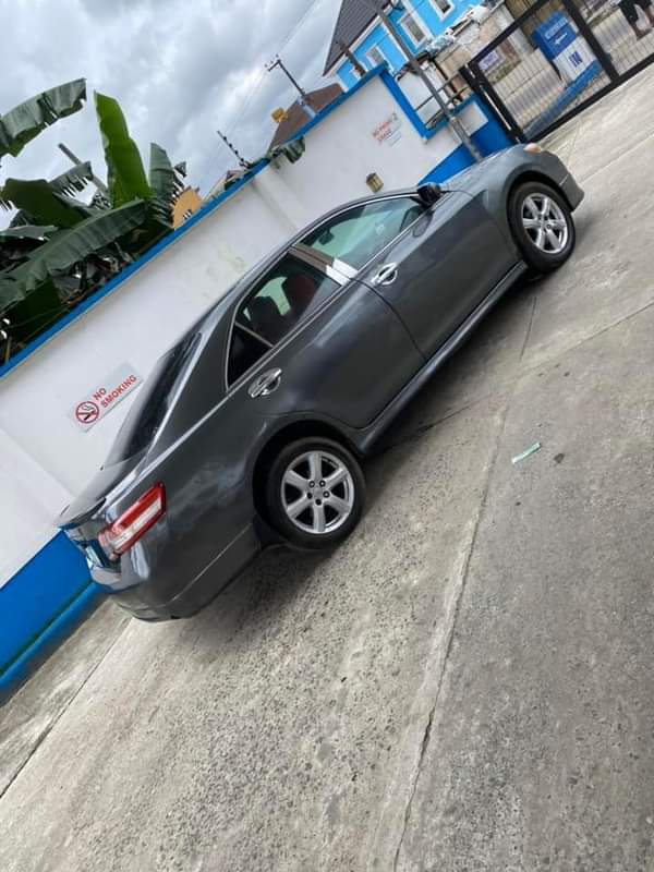 A picture of Extremely clean Toyota Camry 2009 Please come with your mechanic