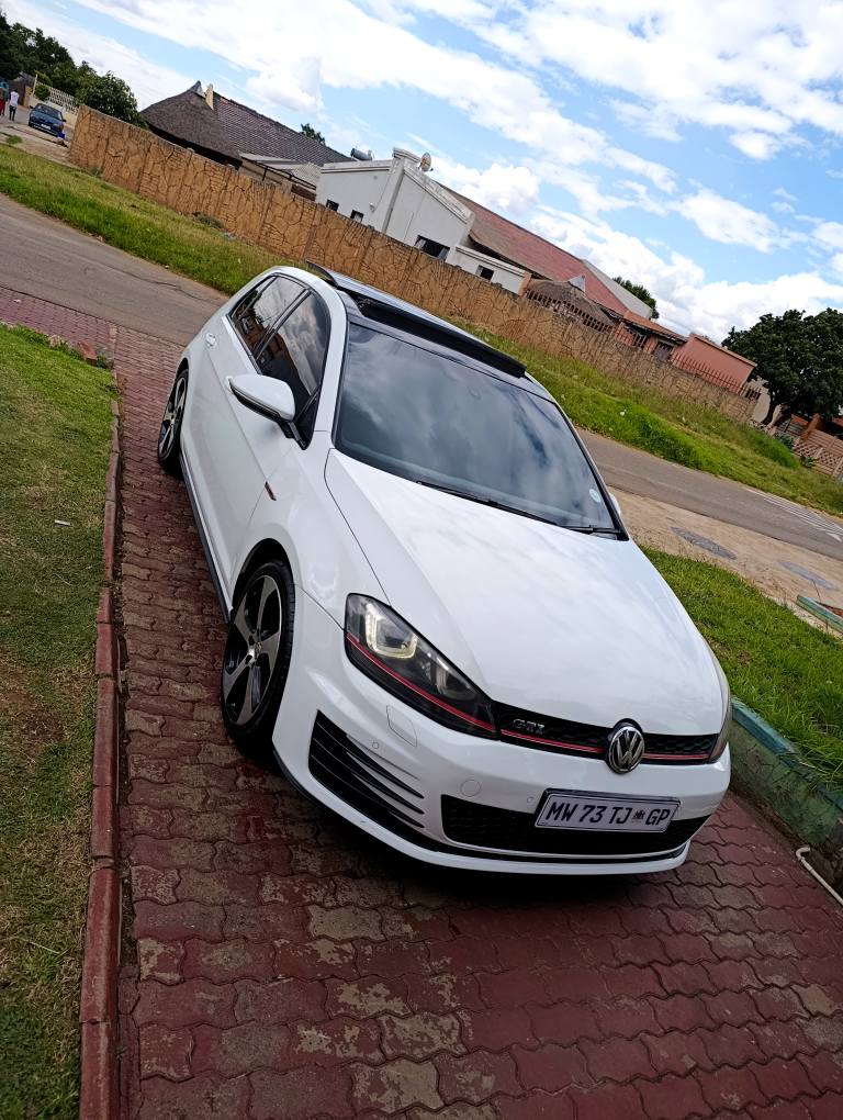 volkswagen golf gti