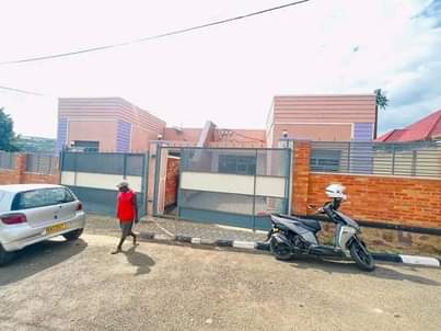 self compound houses
