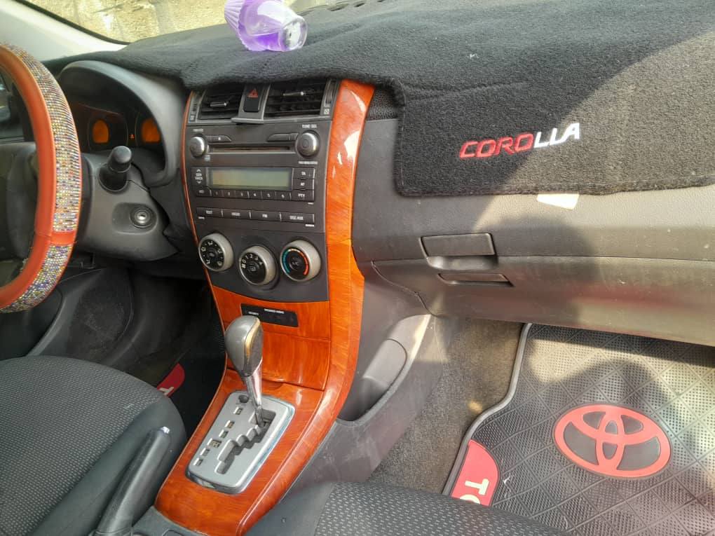 A picture of TOYOTA COROLLA 2012 08069557848
