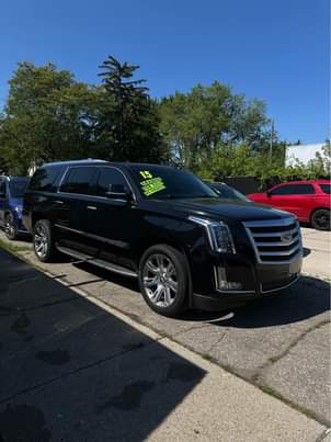 A picture of 2015 Cadillac Escalade Luxury Sport Utility 4D