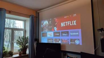 A picture of Smart Projector 4k supports mpyaa