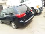 A picture of Toyota sienna LE 2005
