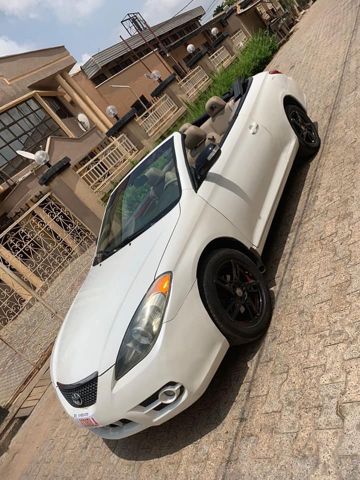 A picture of TOYOTA SOLARA