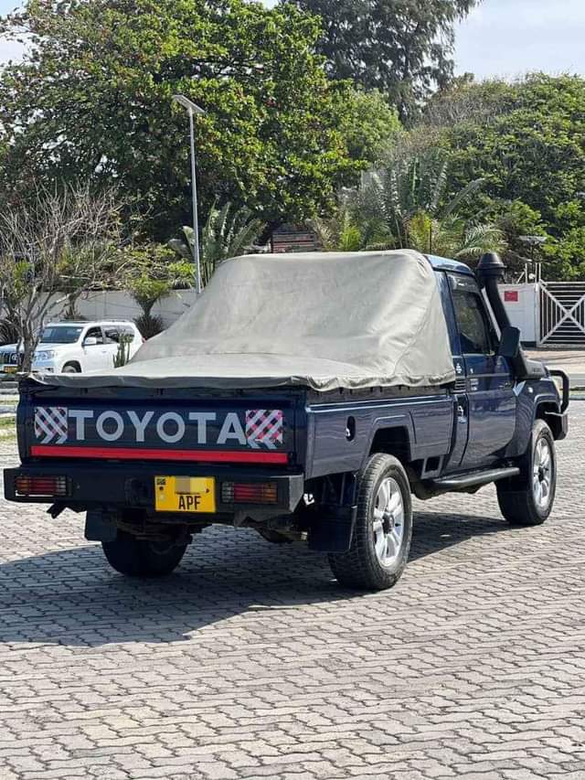 toyota land cruiser