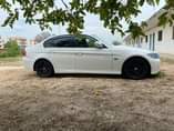 A picture of BMW 3 SERIES
