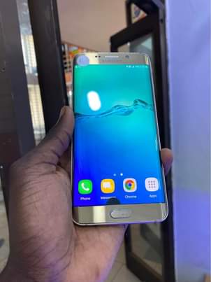 A picture of Samsung S6 edge plus duos 32gb 250k 0759979422 0773648988
