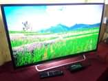 A picture of UK used Sony 40 inches Smart TV with the Remote