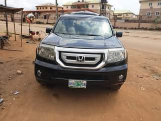 A picture of Honda pilot